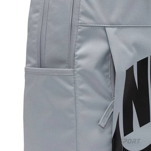 Nike ELEMENTAL