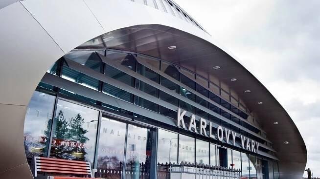 Karlovy Vary navzdory válce stále počítají s lety do Izraele - Novinky