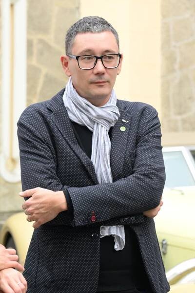 FOTO: Bývalý prezidentův mluvčí Jiří Ovčáček. – stránka 24