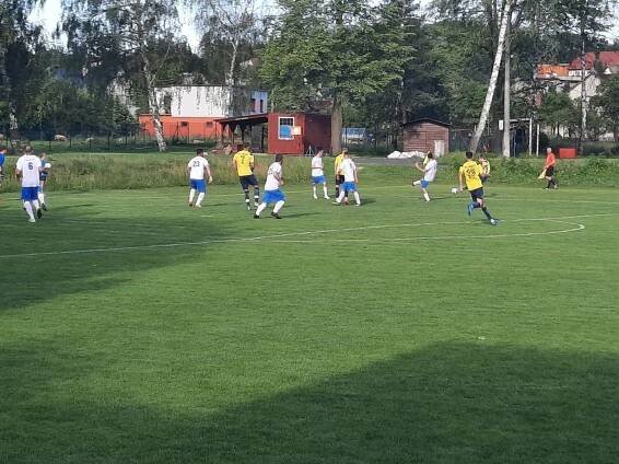 OBRAZEM: Patnáct let v dresu Libhoště. Dojatý „Eki“ po derby ukončil kariéru