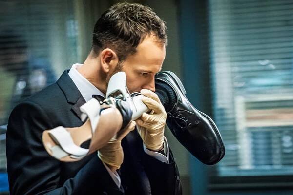 Jak prosté - Vše v rodině - Z filmu - Jonny Lee Miller