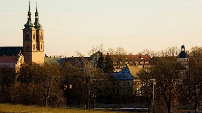 Výlety, na kterých vám nebude zima: kouřící kopce, hřejivá města i místa se stabilní teplotou - Proženy.cz