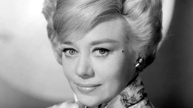 Glynis Johns, a Tony Winner and Actress in ‘Mary Poppins,’ Dies at 100