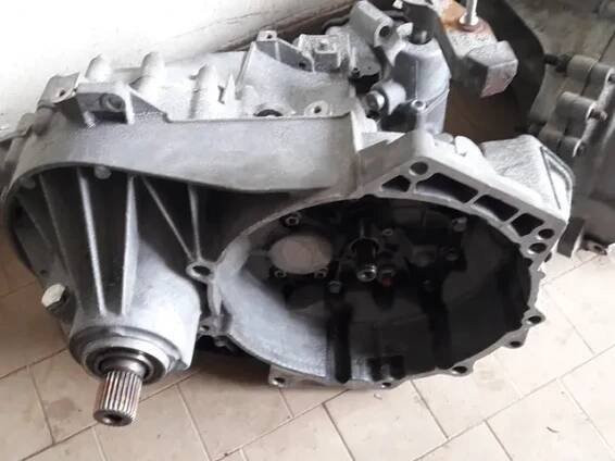 VW transporter T5 1.9 TDI manuální převodovka