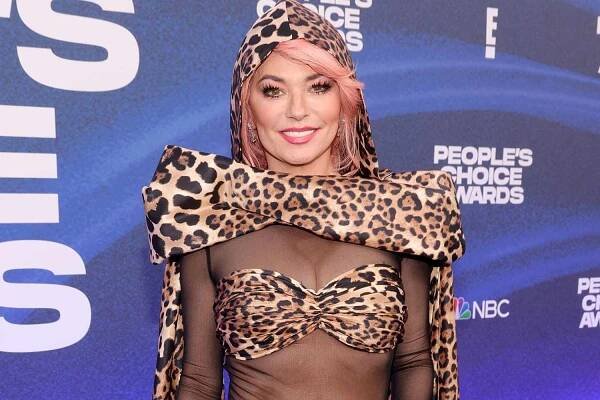 Shania Twain Says She 'Lost a Very Important Foundation' Upon Her Parents' Death in 1987 Car Crash