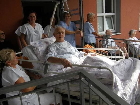 Vystoupení souboru Havířovské babky 2012 – Sanatorium Kochova s.r.o.