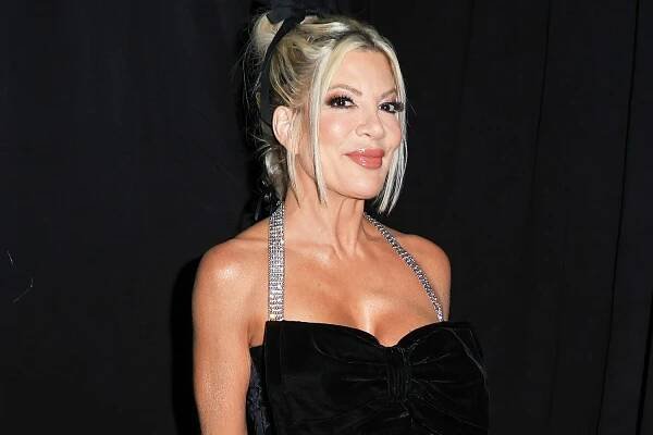 Tori Spelling at iHeartRadio 102.7 KIIS FM's Jingle Ball 2024 at Intuit Dome on December 06, 2024 in Los Angeles, California