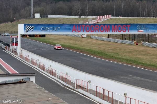 Trackday Most jaro 2014 < závody < galerie < skoda-virt.cz