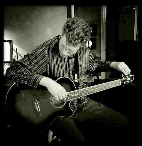 Tom Adams & The Last Resort - Pictures & Video