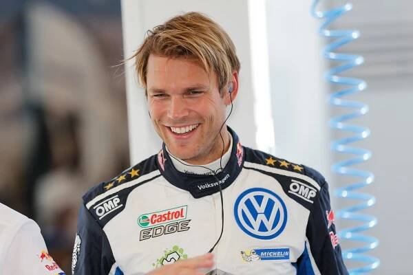 WRC - Mikkelsen fends off polish rivals