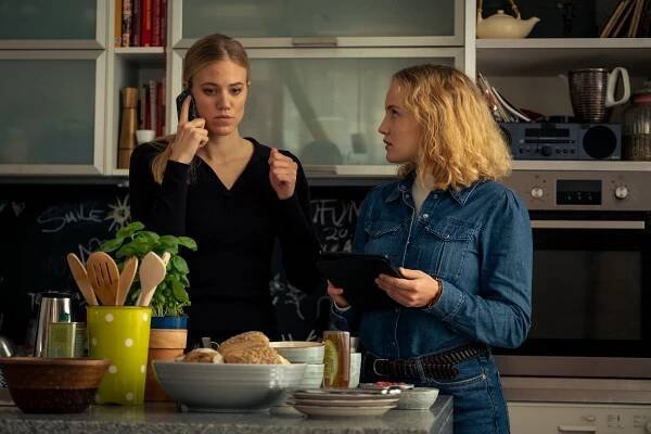 Blutige Anfänger - Fashion Kills - Z filmu - Larissa Marolt, Luise von Finckh