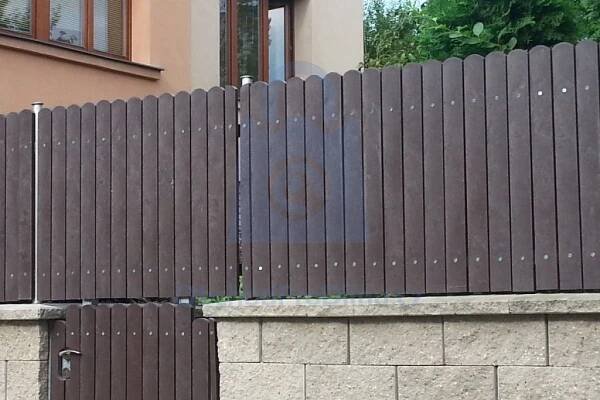 Plotovky z plastu, s rovnou hlavou. Prodej plastových plotovek.