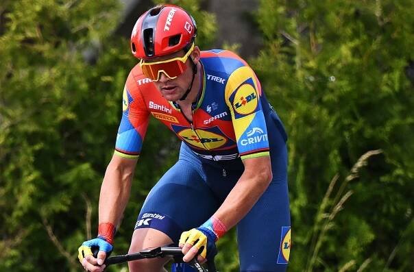 Tour of Denmark stage 4: Mads Pedersen solos to victory with long-range attack and extends GC lead