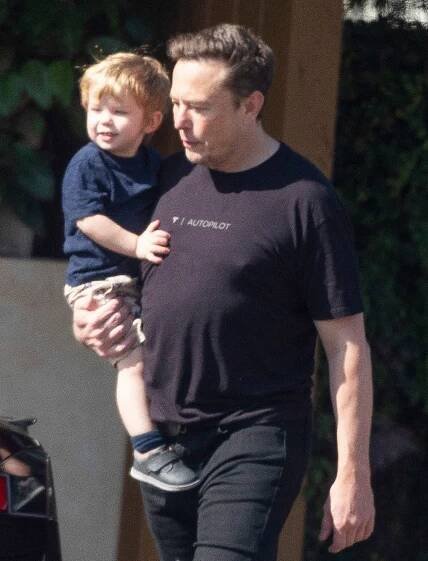  Elon pictured with his son X Æ A-Xii