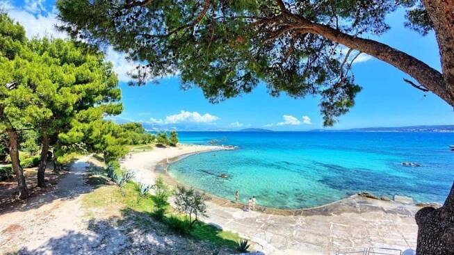 4. Resnik s All inclusive (depandance)**