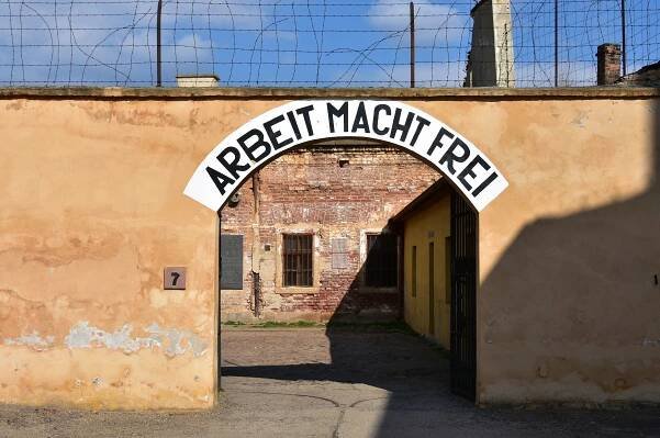 Koncentrační tábor v Terezíně, jehož součástí bylo i židovské ghetto, začal fungovat na podzim roku 1941.