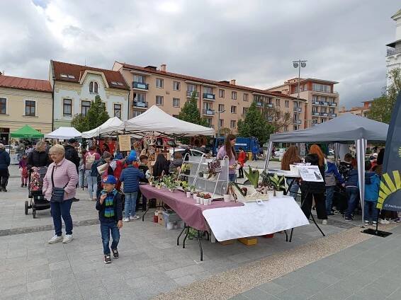 FOTO Deň Zeme vo Zvolene priniesol aktivity i výmenu noseného oblečenia