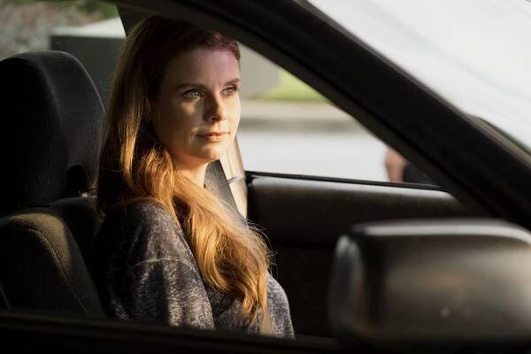 Kevin (Probably) Saves the World - Listen Up - Z filmu - JoAnna Garcia Swisher