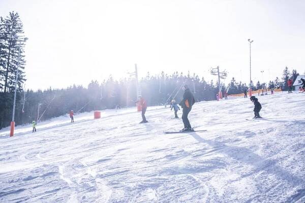 Mikulčin vrch - Ski Centrum Bílé Karpaty - lyžování a sníh na sjezdovkách