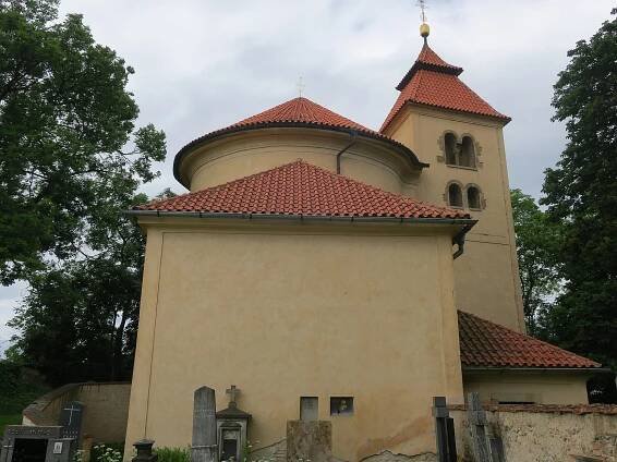 Soubor:Rotunda Budeč.jpg