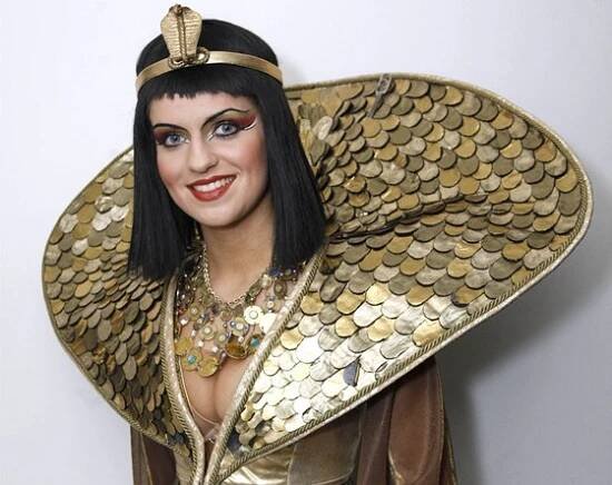 Gabriela Gunčíková v kostýmu Kleopatry výtvarníka Romana Šolce