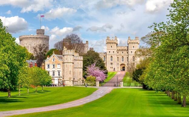 Feel Like Royalty in Windsor - Hotel Café Royal