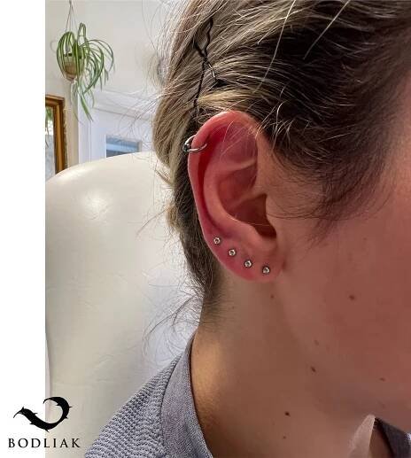 Bodliak_Zilina_Piercing_Ucho_Ear_Helix_Kruzok_Ring_Lobe_Lalok_035.jpg