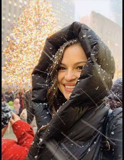 Snowy the Mouse - News - Kayla Wallace: Hallmark Star's Journey and Holiday Traditions - Gallery 09