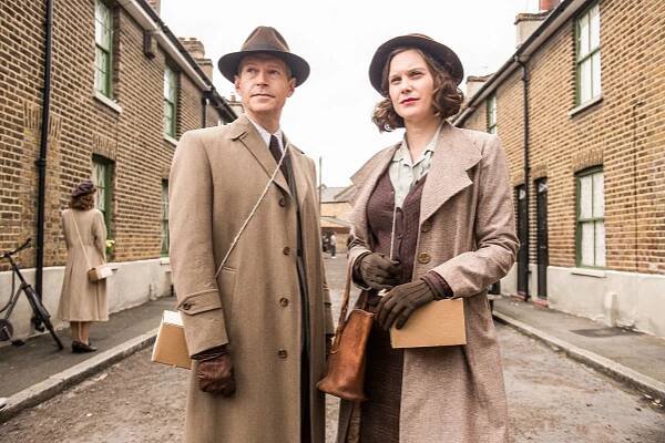 The Halcyon - Episode 5 - Z filmu - Steven Mackintosh, Liz White