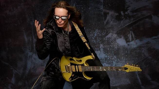 STEVE VAI