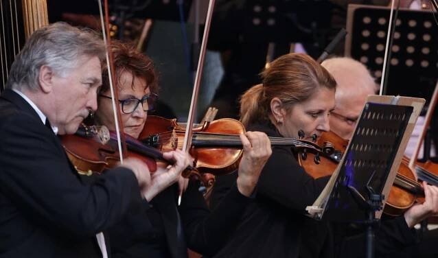 Západočeský symfonický orchestr oslavil narozeniny galakoncertem na kolonádě