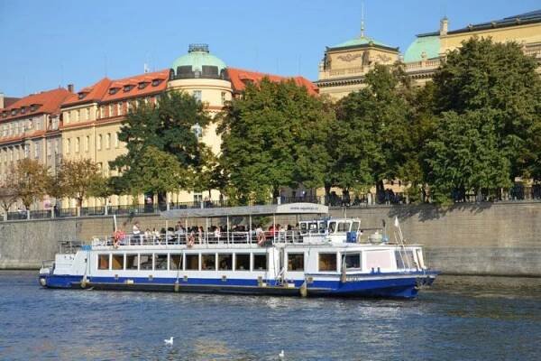 Pražské lodě - Cruise Prague