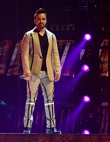 Luis Fonsi slibuje megahit Despacito až na konci, ovšem opravdu naživo
