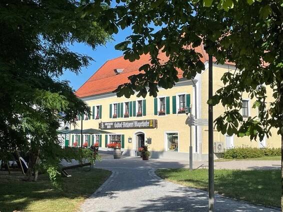 Herzlich willkommen beim Mayerhofer in Aldersbach - mayerhofer-aldersbachs Webseite!