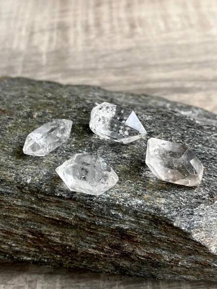 HERKIMER DIAMANT- surové  krystaly, 4 ks, 8 gr. , minerály - Minerály a zkameněliny