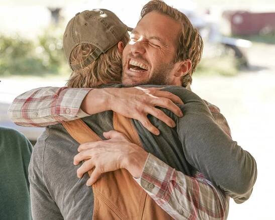 Farma na spadnutí - The Table - Z filmu - Ryan Hansen
