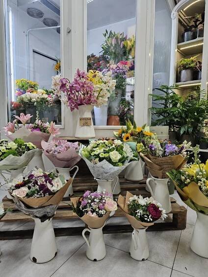 FLORA ADORA – Krása květin, která okouzlí