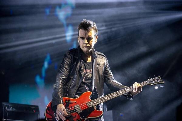 Fotky z koncertu: The Cure převlékli Prahu do černé