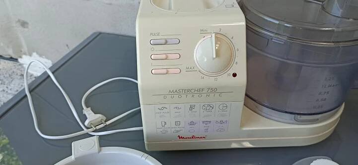2x - Kuchyňský robot MOULINEX MASTERCHEF 750 a 650 DUOTRONIC  - Elektro