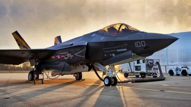 ČR bude mít roční náklady na provoz jediné F-35 zhruba 205 milionů, může to však být i více. AČR celkem vydá 172 miliard korun