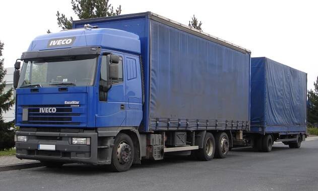 Soubor:IVECO Eurostar Cursor-Vol Pritschenlastzug.jpg – Wikipedie
