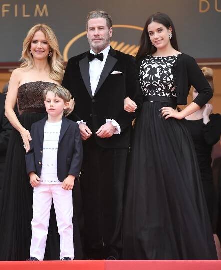 John Travolta a jeho dcera vzdali hold zesnulé manželce a matce Kelly Preston, která podlehla rakovině