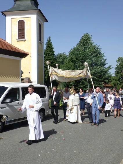 Slavnost Těla a Krve Páně ve Zdislavicích 19.6.2022 | Římskokatolická farnost Zdislavice