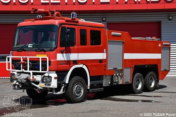 VHJ letiště Pardubice – KHA – MB Actros 3355 - TECHNIKAIZS.cz