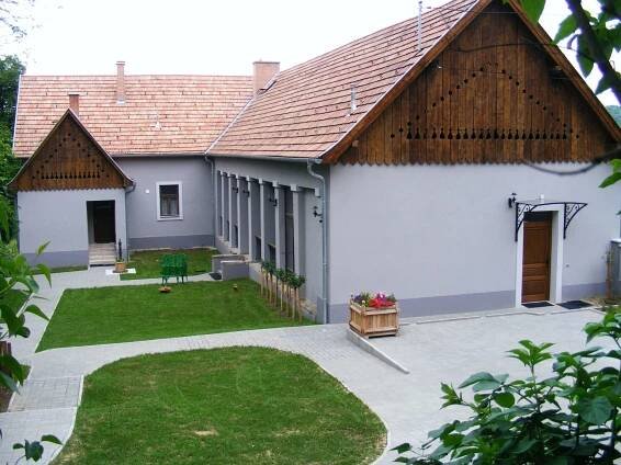 Bagolyvár Apartmanház Kétbodony