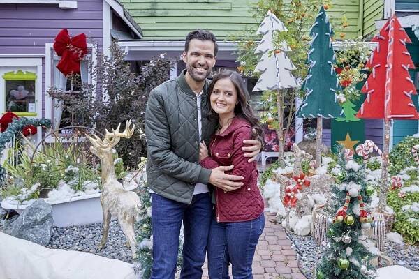 Benjamin Ayres, Danica McKellar - You, Me & The Christmas Trees - Promo