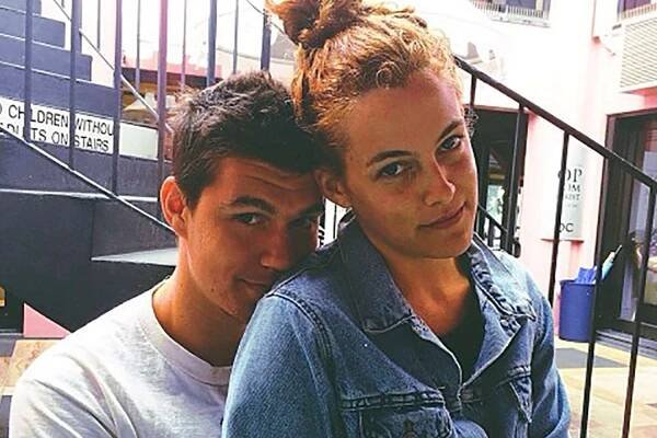 Happy Anniversary Riley Keough & Ben Smith-Petersen! See Their Sweetest Photos Together