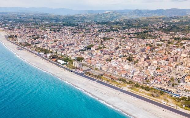 Siderno, cycling by the sea