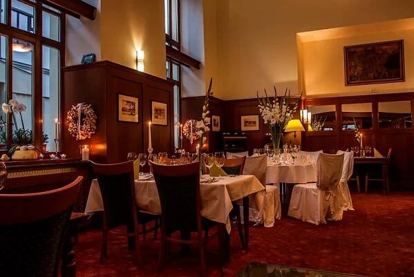 Stylová restaurace - Hotel Slunce