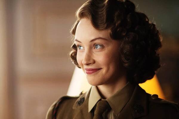A ROYAL NIGHT OUT, Sarah Gadon, as Princess Elizabeth, 2015. ph: Nick Wall/©Atlas Distribution/Courtesy Everett Collection